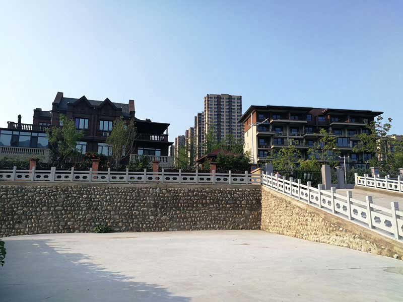 ������ɽ�̹��@����