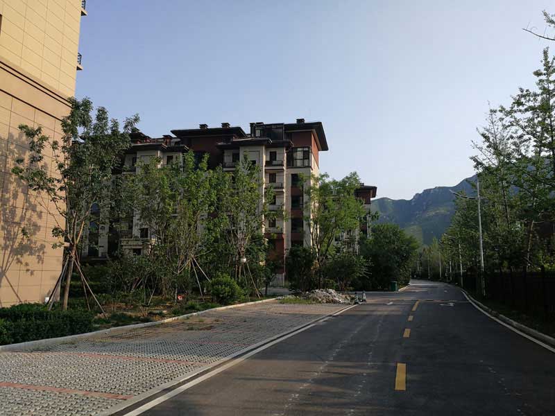 ������ɽ�̹��@����