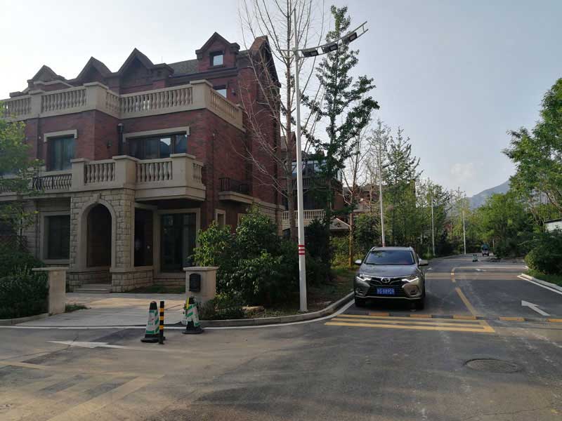 ������ɽ�̹��@����