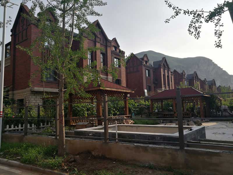 ������ɽ�̹��@����