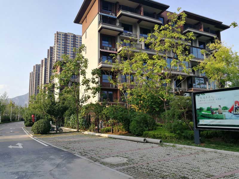 ������ɽ�̹��@����