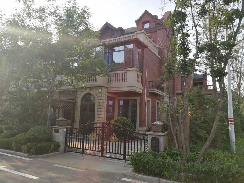 ������ɽ�̹��@����