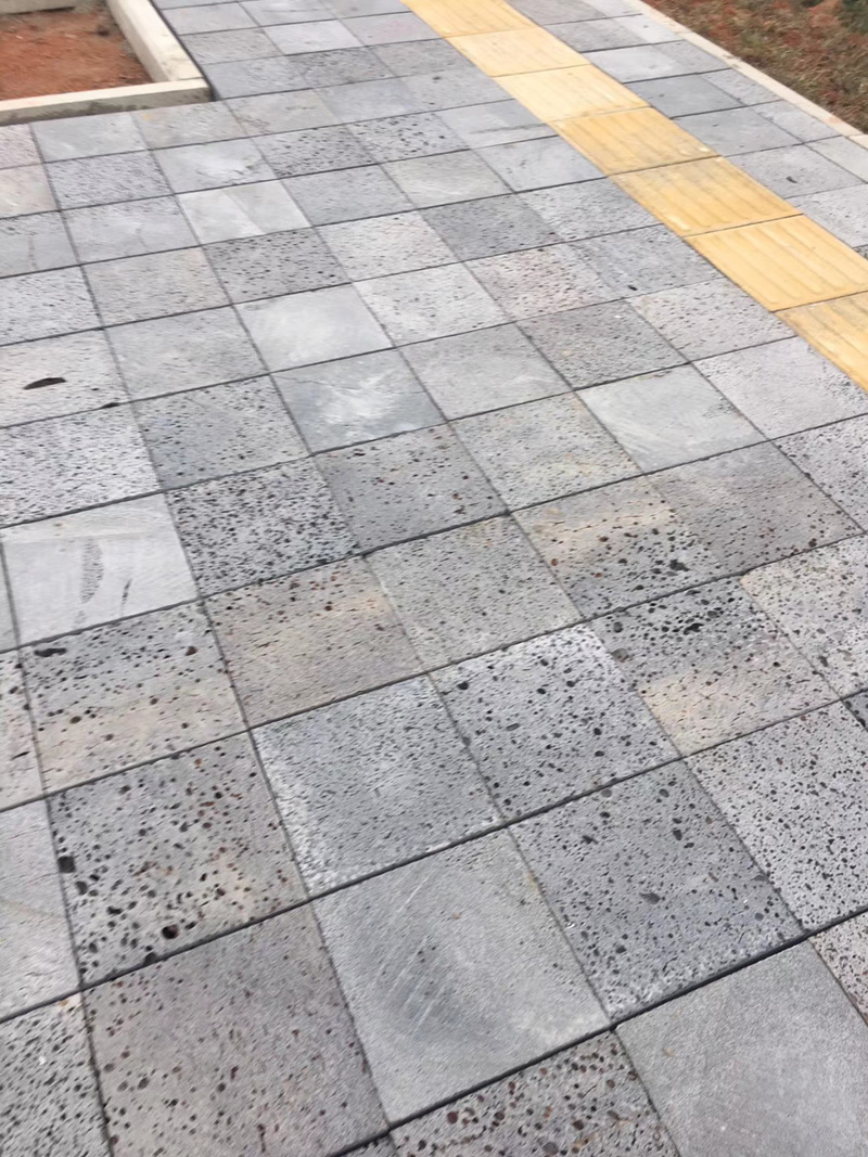 ��ɽ�rʯ��